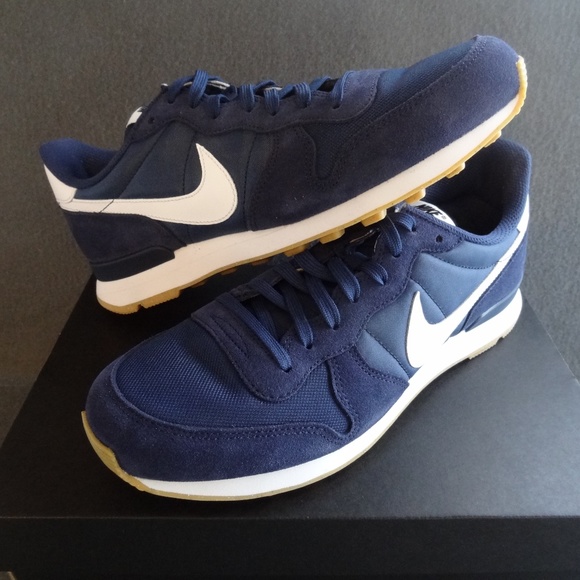 nike internationalist 44